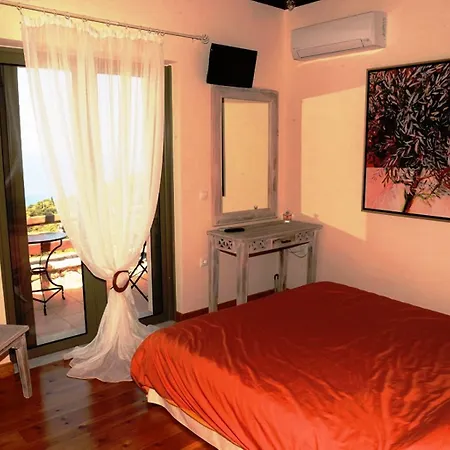 Dio Escapes Leonídion