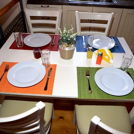 Dio Escapes Leonídion