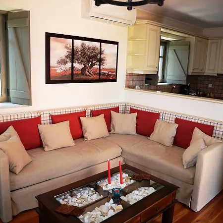 Dio Escapes * Leonídion