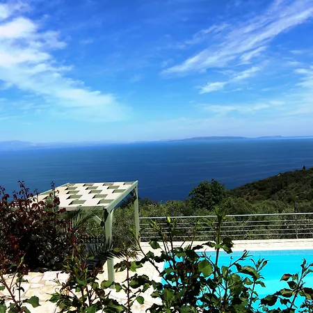 Dio Escapes Leonídion