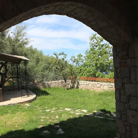 Villa Dio Escapes Leonidio