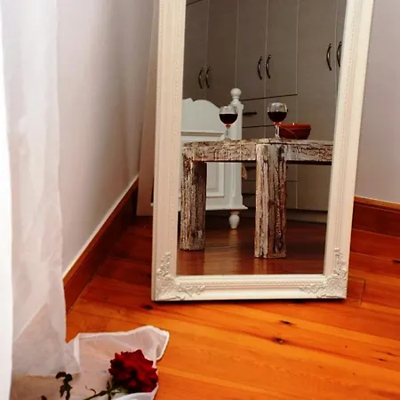 Dio Escapes Leonídion