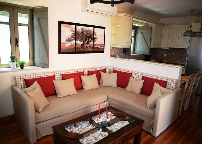 Dio Escapes * Leonídion