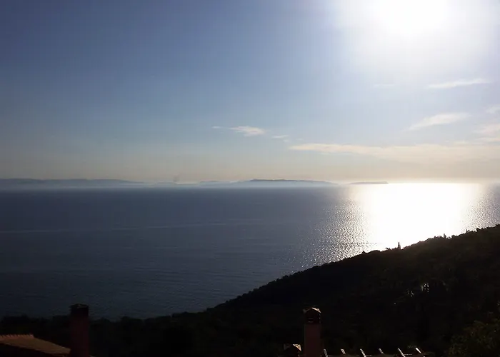 Dio Escapes Leonídion