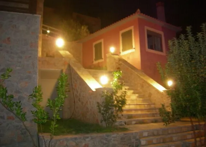 Villa Dio Escapes Leonídio